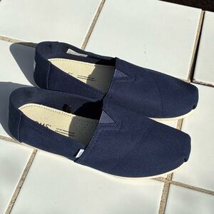 Mint Condition Tom’s Alpargata Men’s Sz 10 Canvas Loafer Navy Blue Toms Slip On